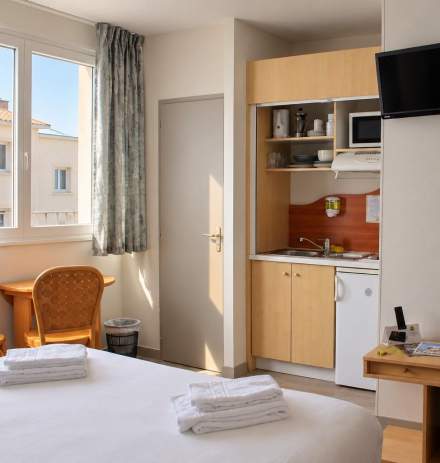 Chambre avec kitchenette équipée à l’hôtel Le Rivage, Châtelaillon-Plage